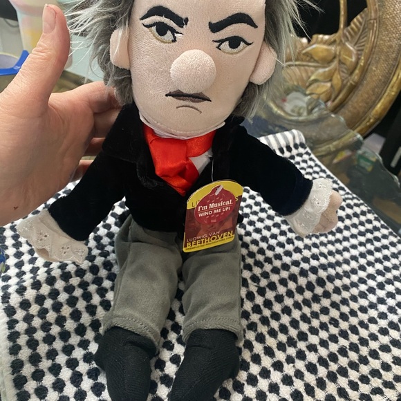 The Unemployed Philosophers Guild Ludwig Van Beethoven New Musical wind up doll - Picture 6 of 11